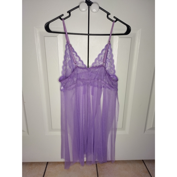 Lingerie - Picture 2 of 4